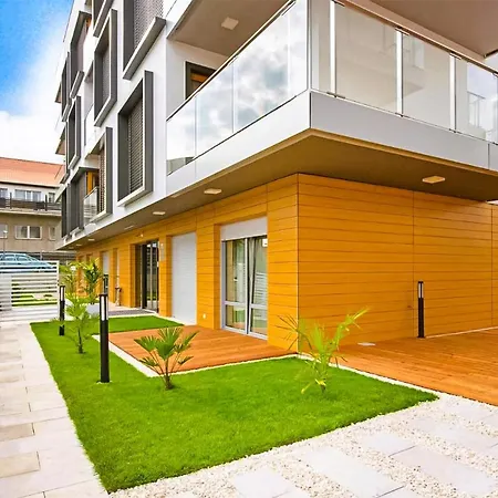 Lovely In With Kitchen Διαμέρισμα