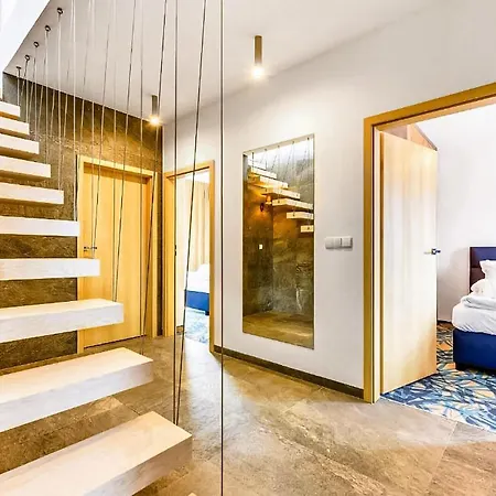 Apartment 3 Bedroom Stunning In Hel