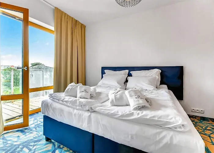 Lovely In With Kitchen * Hel