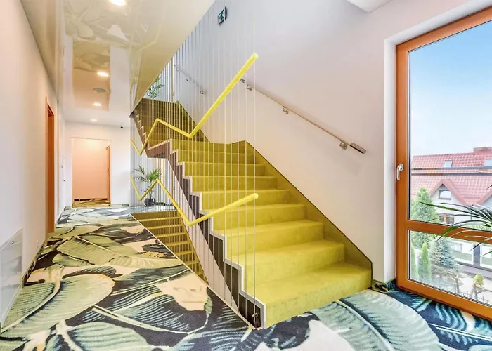 Lovely In With Kitchen * Hel