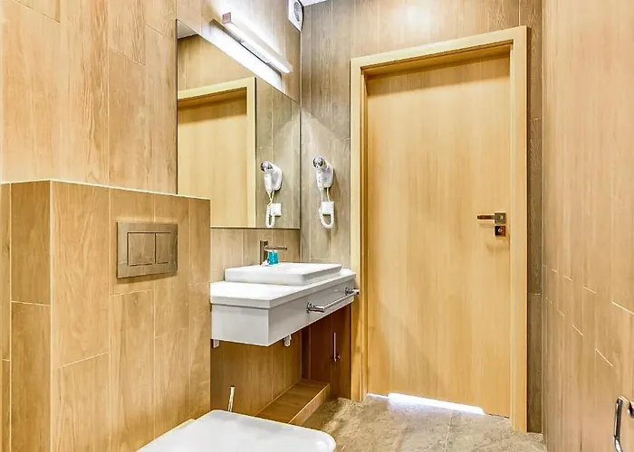 Lovely In With Kitchen Apartament